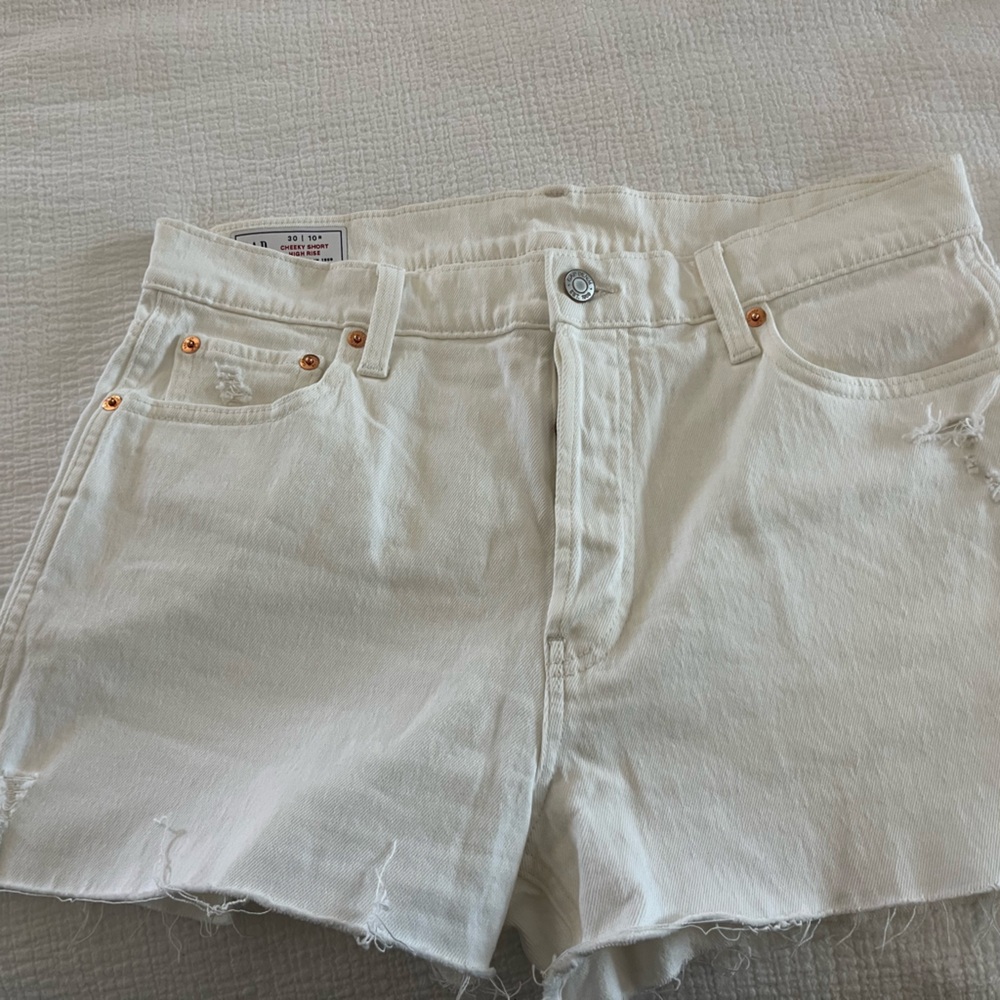 Gap Women’s Cheeky White Short